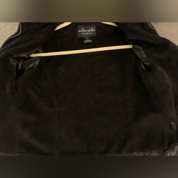 Outdoor Edition by Parkhurst….black quilted style coat….faux fur lining - Picture 11 of 13